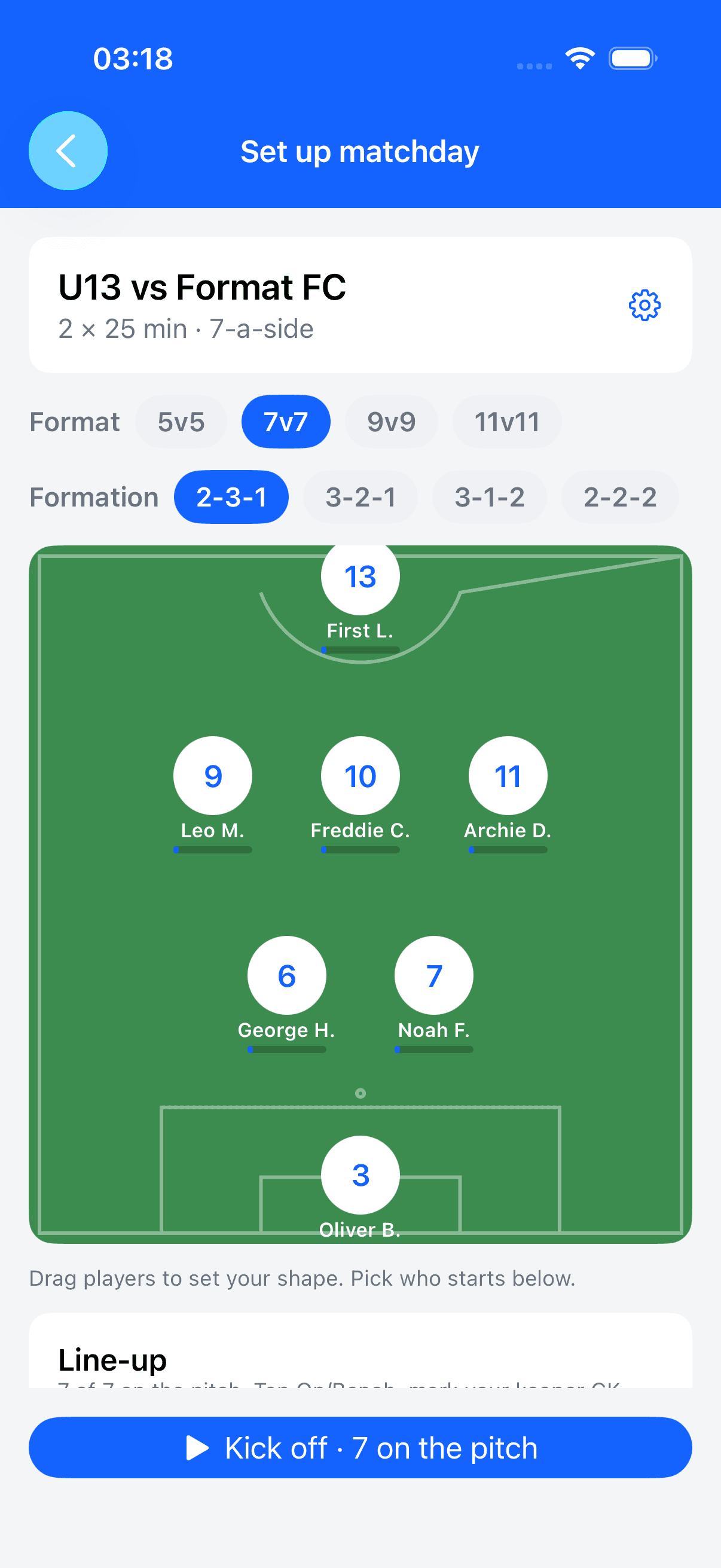 Matchday setup in the Playlee app: choosing 7v7 format and a 2-3-1 formation with players placed on the pitch